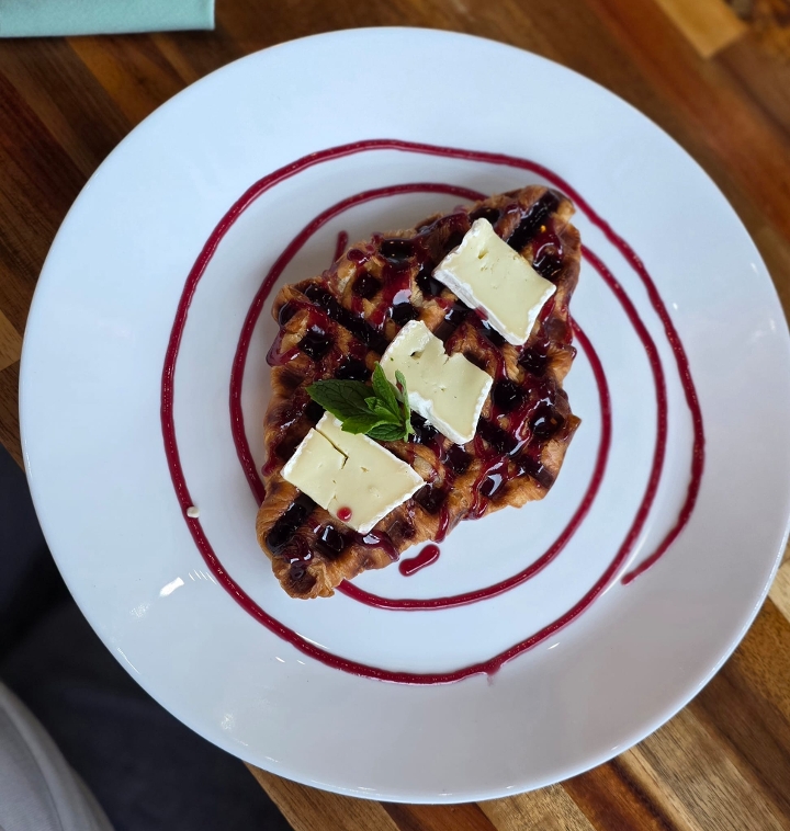 Raspberry Brie Croffle.