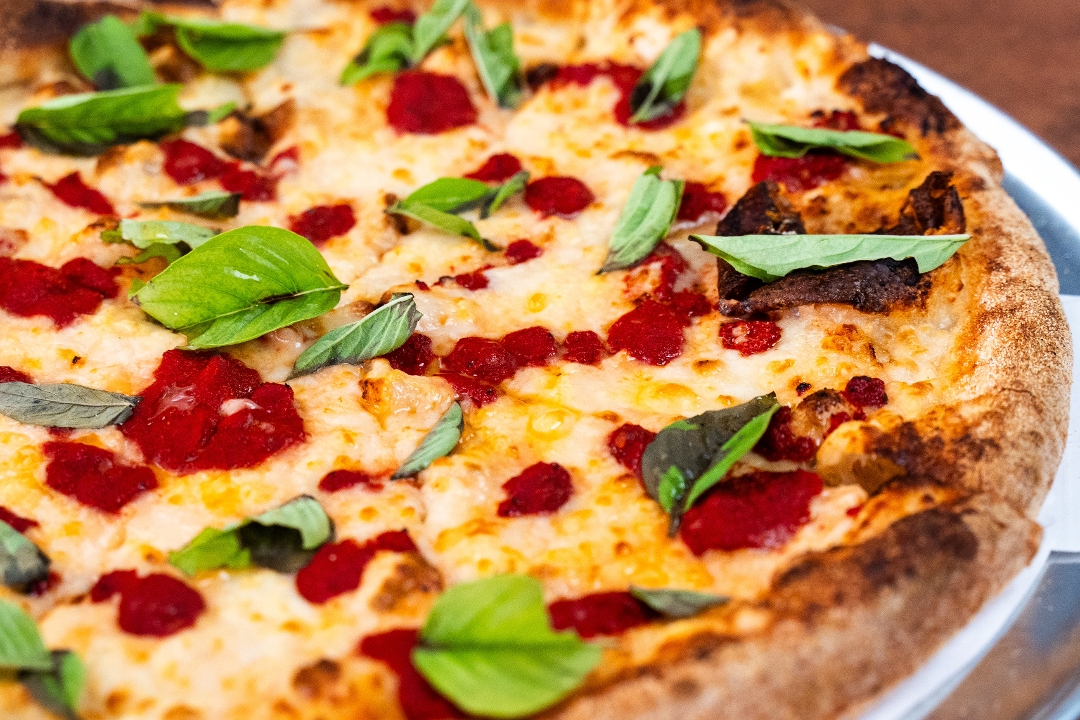 14" Vegan Margherita.