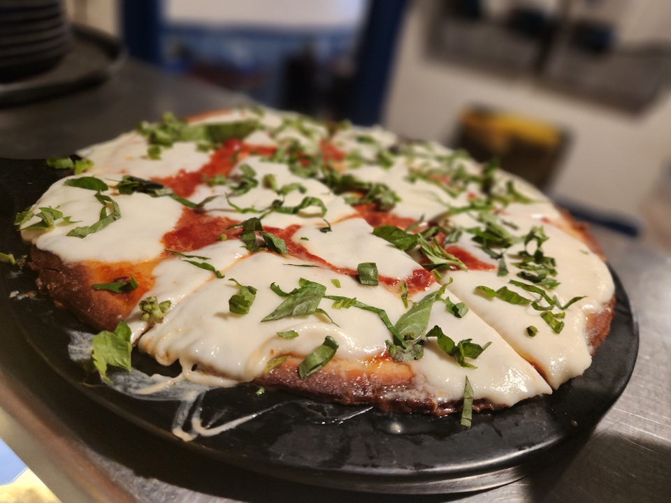 12 GF Create Your Own Pizza.