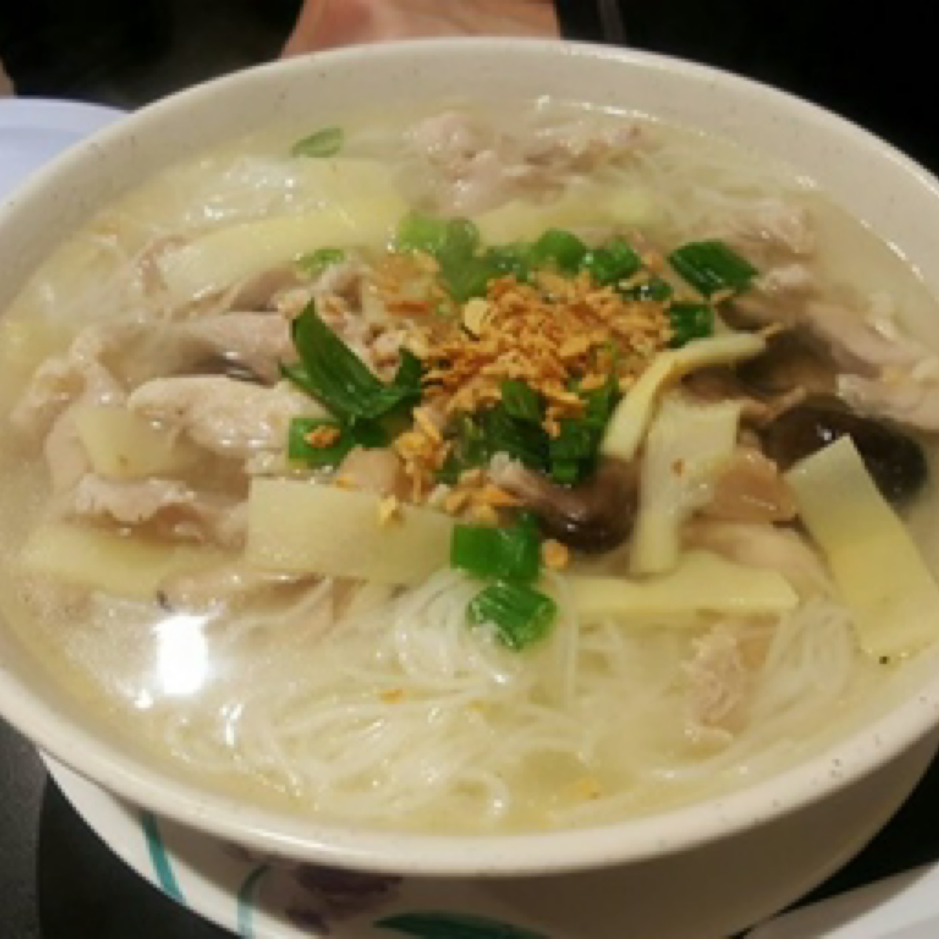 08. Chicken noodle soup - Bún măng gà.