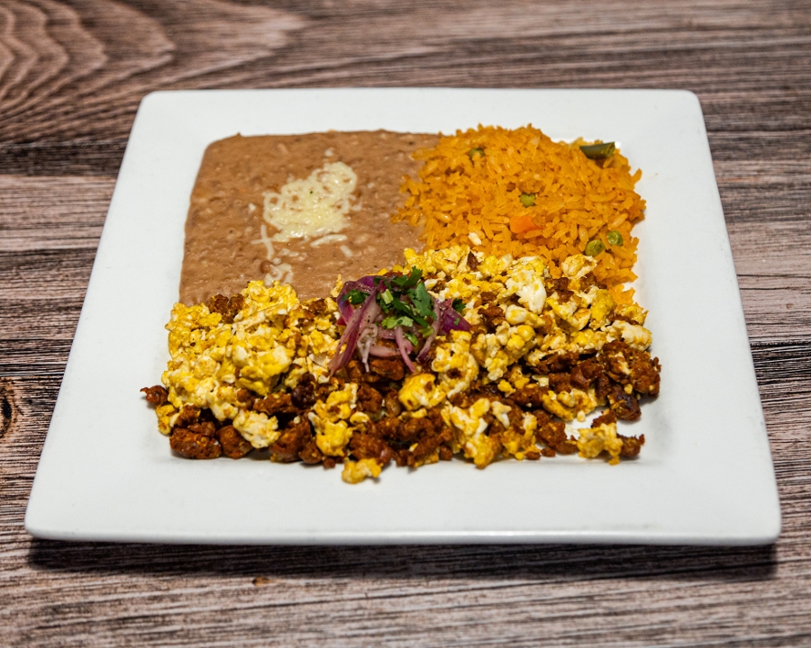 Huevos con Chorizo.