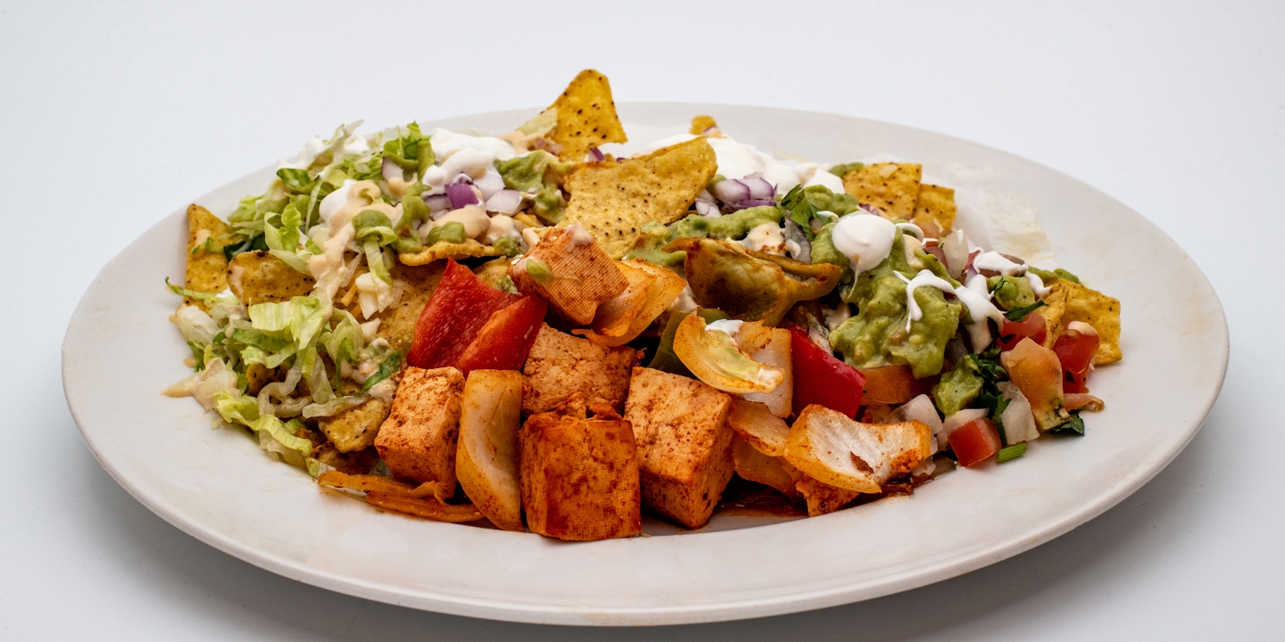 Grilled Tofu Nachos (V).